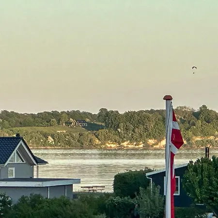 Semesterbostad Amazing In