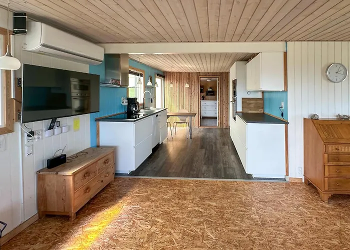 Semesterbostad Amazing In *